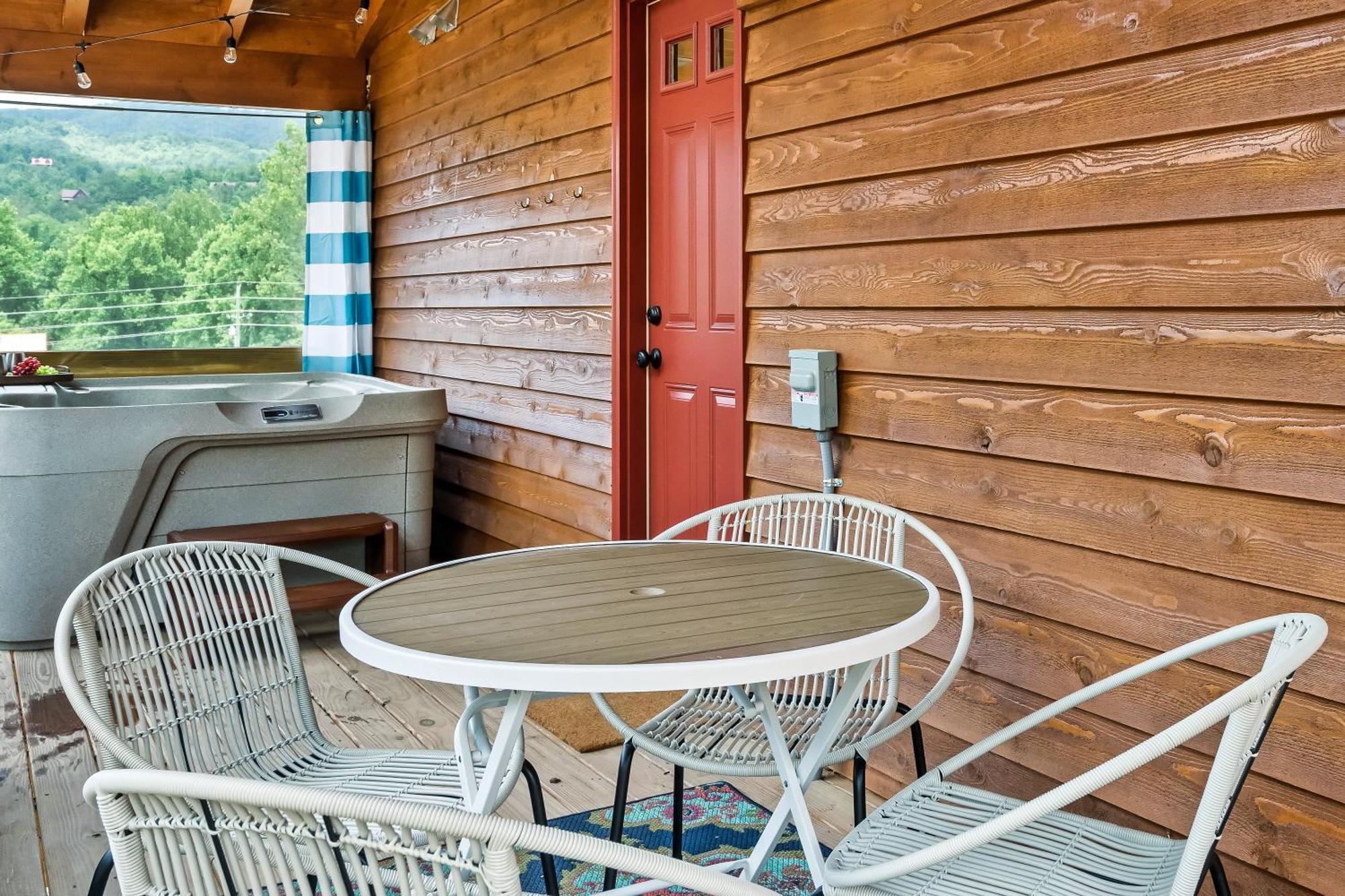Smokiesboutiquecabins Would Love To Host You At Dolly'S Cute Cabin! 4 Suites With Private Bathrooms - Hot Tub, Fire Pit, Game Room, Resort Pool Open Memorial Day Through Labor Day! Gatlinburg Exterior foto